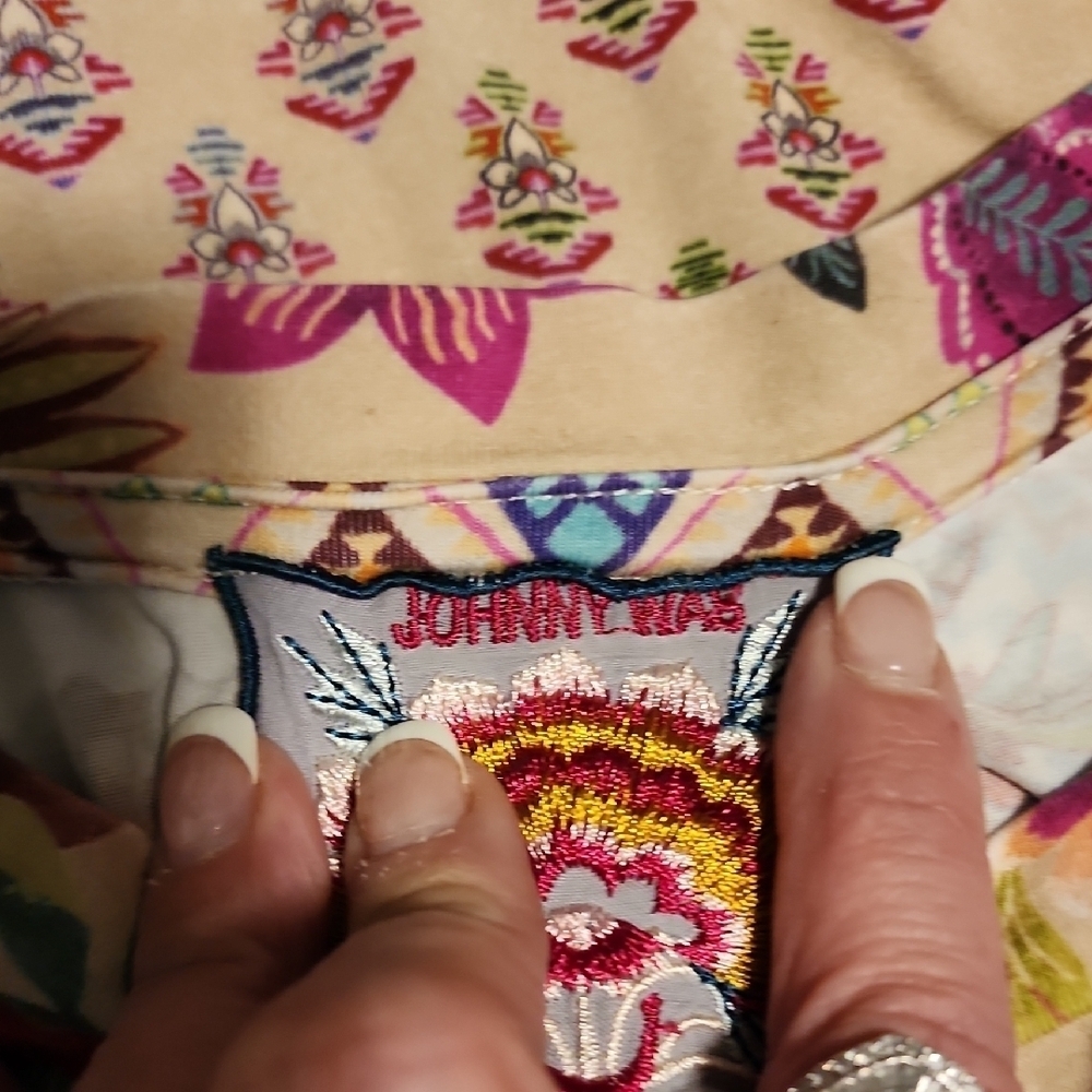 Johnny Was Multicolor Floral Short Sleeve Top - Picture 5 of 9